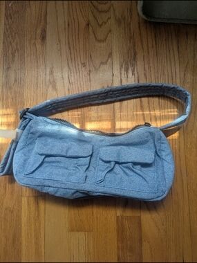 BAGGU Light Blue Crossbody Bag with Dual Front Pockets